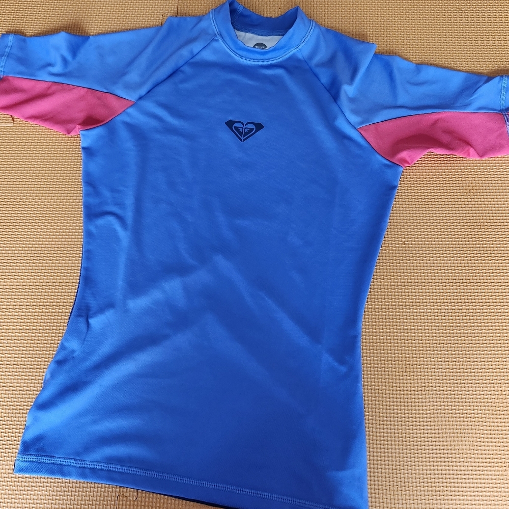 Roxy UPF 50 Rashguard - Picture 1 of 4